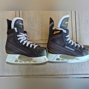 NWOT Bauer Supreme Hockey Skates